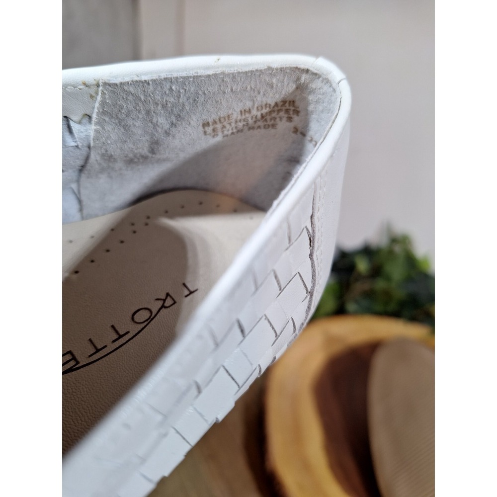 Women's White New Never worn woven Trotters pumps Size 10 S - Picture 10 of 16